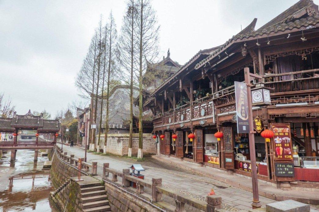 同色彩相撞